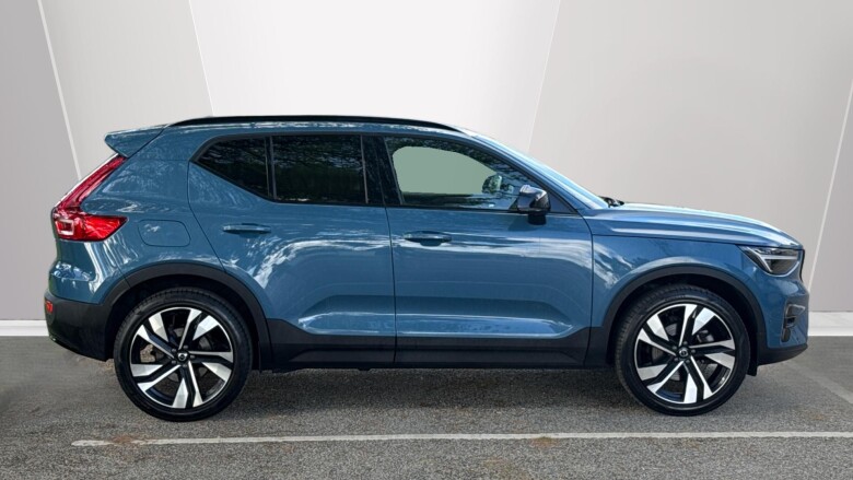 Volvo XC40 2.0 B4P Ultra Dark 5dr Auto Petrol Estate
